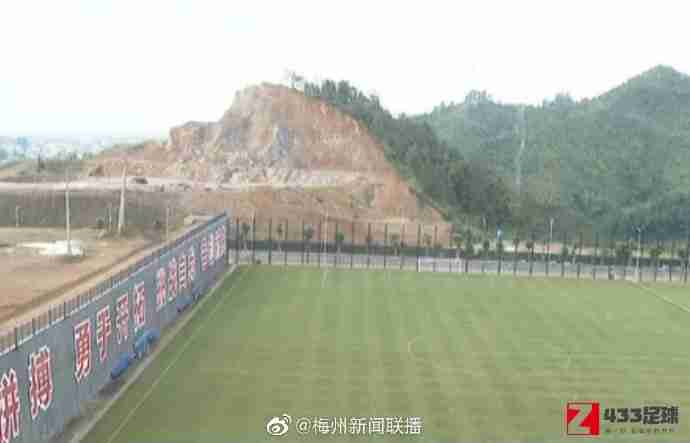 梅州足球,梅州市今年目标建成1000块足球场，争取成全国球场建设排头兵