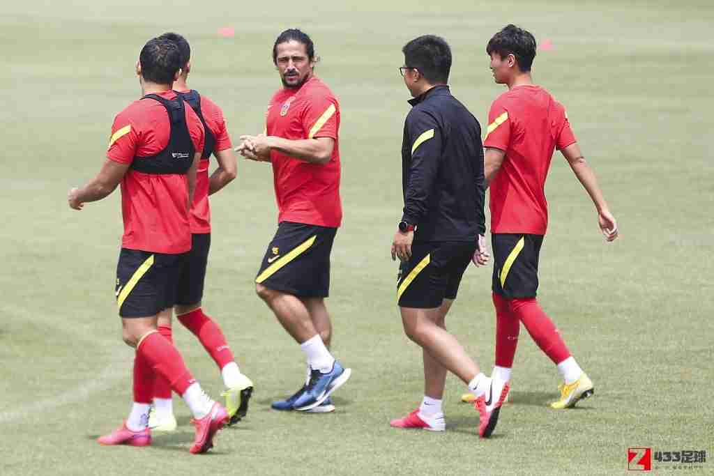 记者：泰达之前的确与洛国富有触摸，但现在加盟已无或许