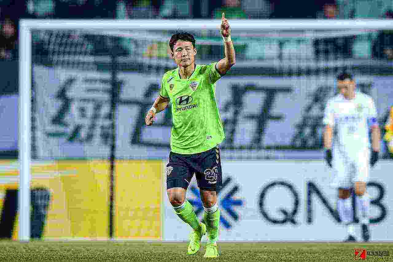 韩媒：鲁能、深足、建业、恒大、苏宁正在争抢孙准浩