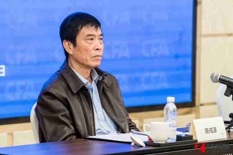 记者：足协正与俱乐部交流，29日前上交薪酬承认表或许推延