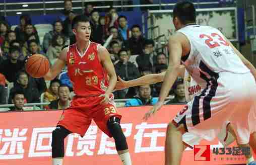 广州与前国青球员韩德龙签下4年合同，后两年为球队选项