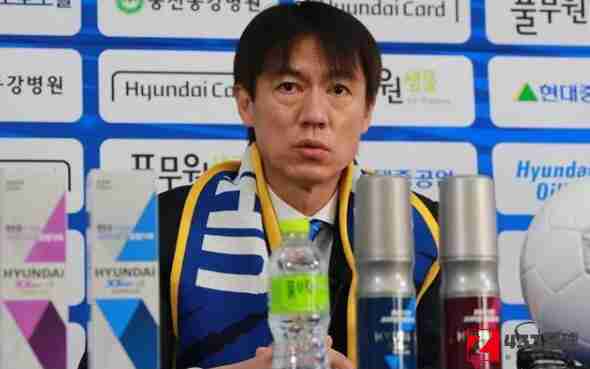 洪明浦,洪明浦正式加入杭州绿城，担任球队主教练一职
