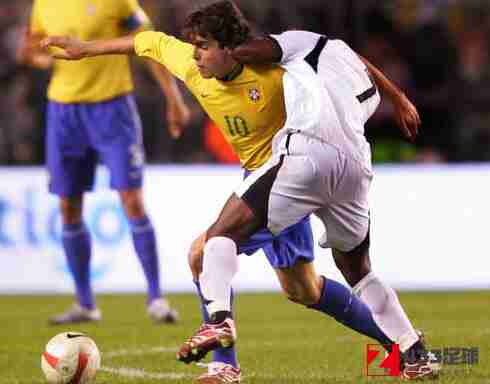 巴西队,加纳队,巴西vs加纳,巴西vs加纳首发公布：阿尔维斯，卢西奥在列