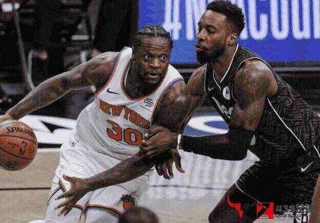 朱利叶斯兰德尔,NBA,朱利叶斯兰德尔出战32分钟，17投6中拿下14分